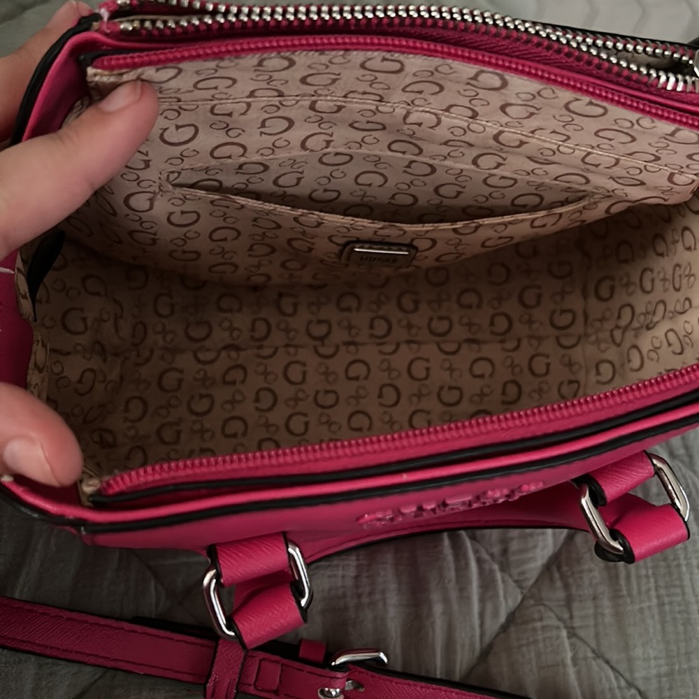 Guess Hot Pink Crossbody - Picture 4 of 6
